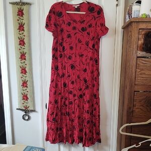 Woman Within 18/20 Elegant Red and Black Crinkle Swing Floral Dress